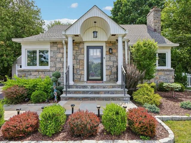 House for sale in Valhalla, New York