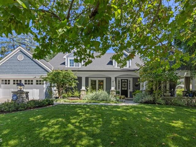 House for sale in La Canada Flintridge, California