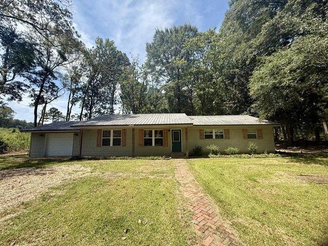 House for sale in Mantachie, Mississippi