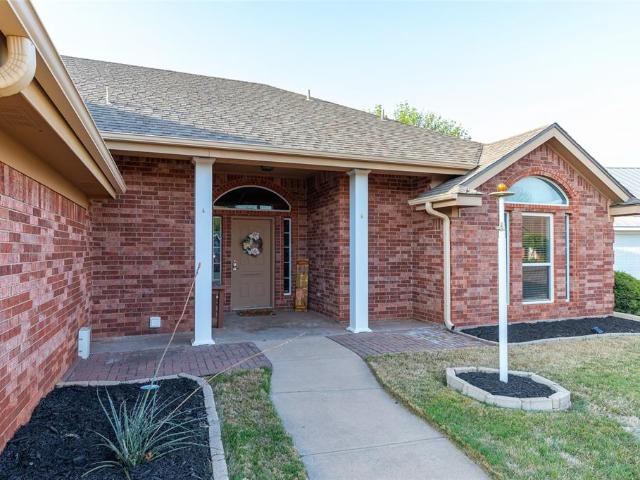 House for sale in Taylor, Texas