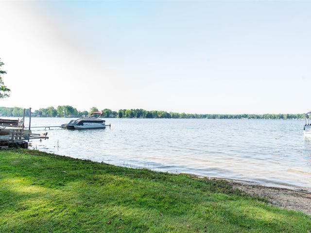 House for sale in Portage