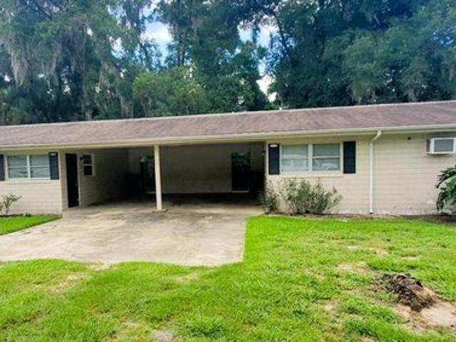 House for sale in De Leon Springs, Florida