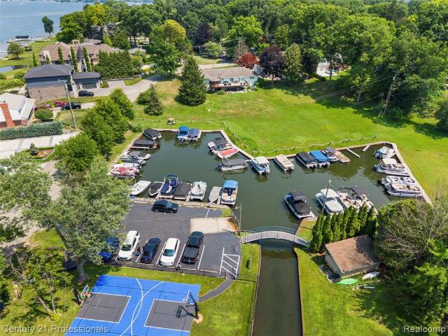 House for sale in West Bloomfield, Michigan