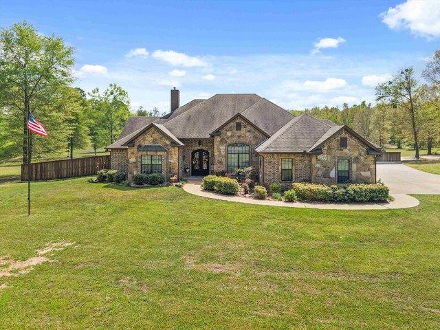 House for sale in Gilchrist, Texas