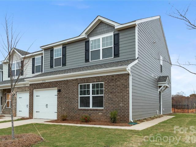 Townhouse for sale in Stanley, North Carolina