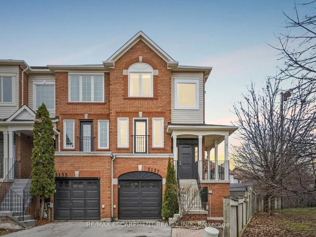 Townhouse for sale in Woburn, Ontario
