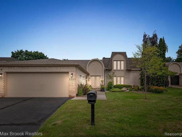 Condo for sale in Bloomfield Hills