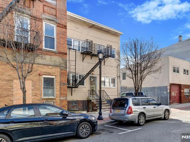 House for sale in Hudson, New Jersey