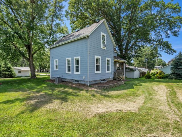 House for sale in Silvis, Illinois