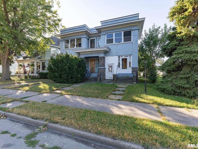 House for sale in Clinton, Iowa