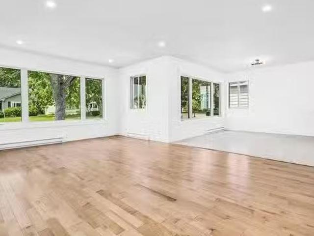 House for sale in Dorval, Quebec