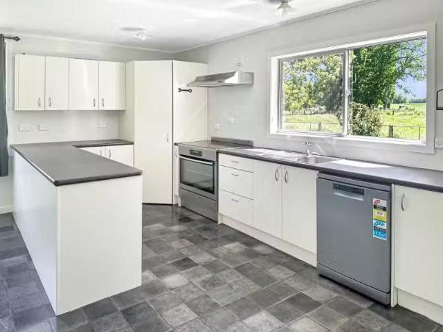 House for sale in Otakou