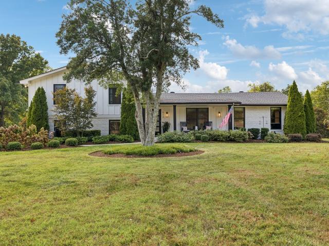House for sale in Country Club Estates, Brentwood