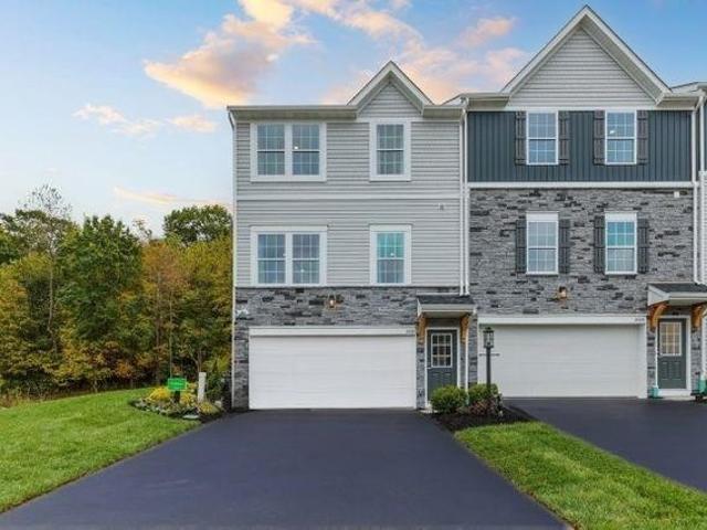 Townhouse for sale in Finleyville, Pennsylvania