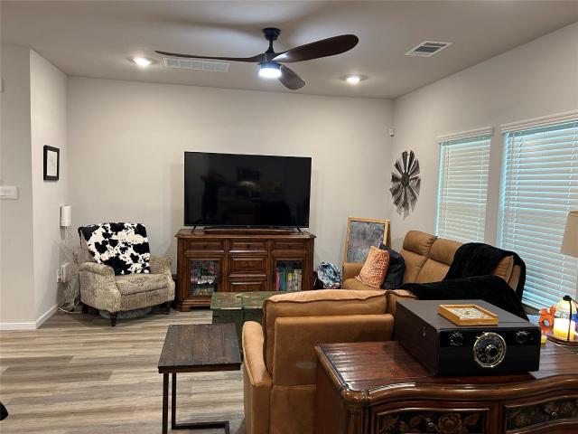 House for sale in Milam, Texas