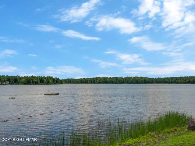 Townhouse for sale in Long Pond