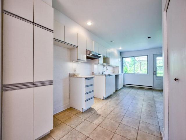 Apartment for rent in Pont-viau, Quebec