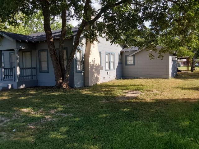 House for sale in Luling, Texas