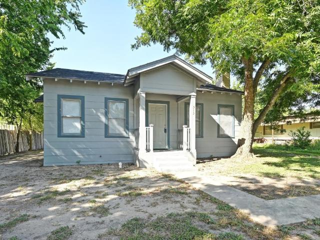 House for sale in Luling, Texas