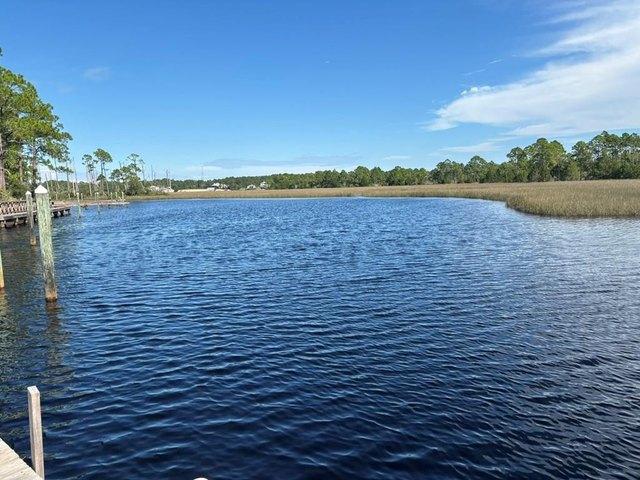 House for sale in Carrabelle, Florida