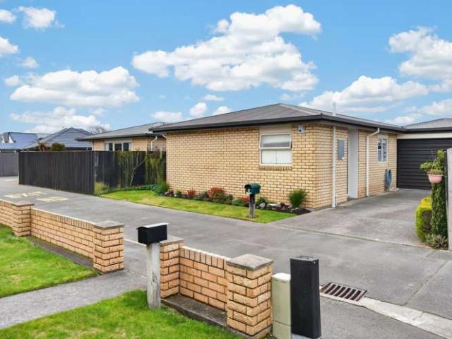 Townhouse for sale in Hillmorton, Canterbury