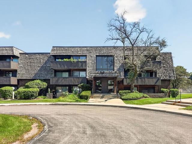 Condo for sale in Carol Stream, Illinois