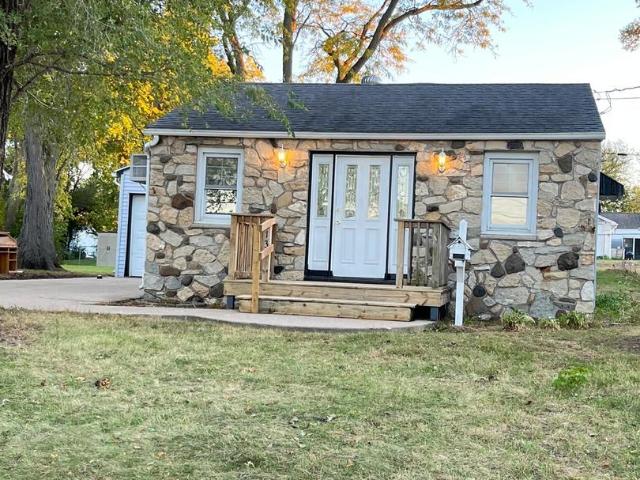 House for sale in Whiteside, Illinois