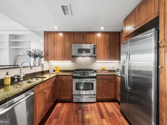 Condo for sale in Winter Hill, Falls Church
