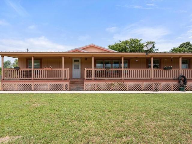 House for sale in Navarro, Texas