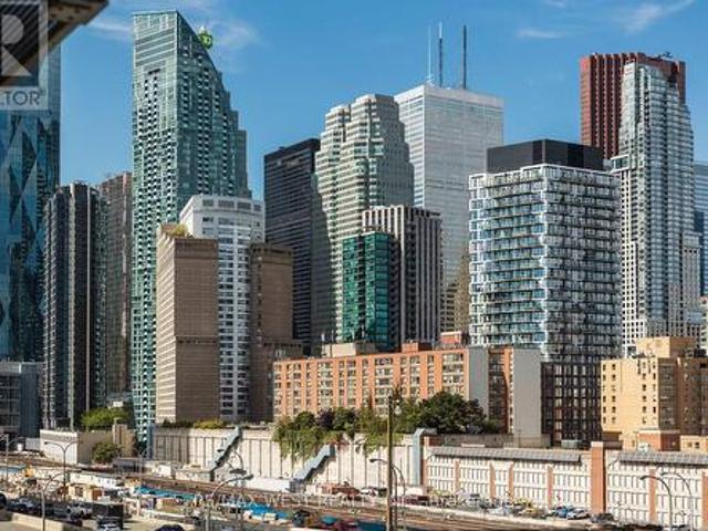 Property for rent in Spadina—Fort York, Toronto