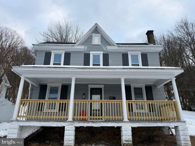 House for sale in Burnham, Pennsylvania