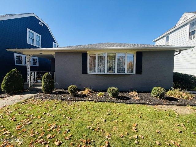 House for sale in Defiance, Defiance County