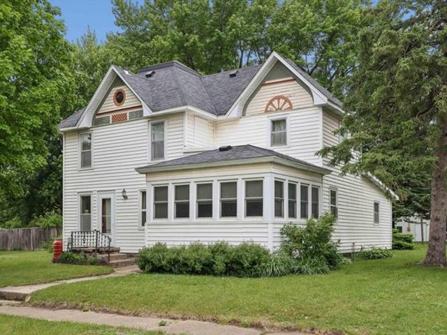 House for sale in Linn, Iowa