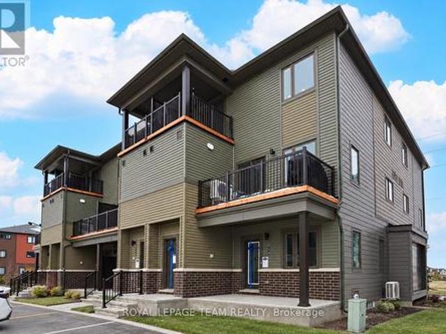 Townhouse for rent in Barrhaven West, Ottawa