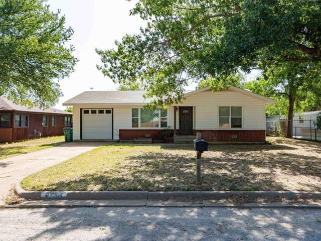 House for sale in Jacksboro, Texas