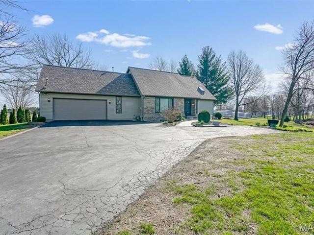 House for sale in Raymond, Illinois