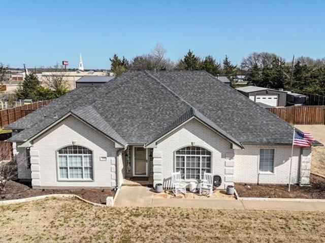 House for sale in Pottsboro, Texas