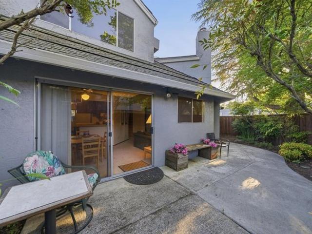 Townhouse for sale in Rohnert Park, California