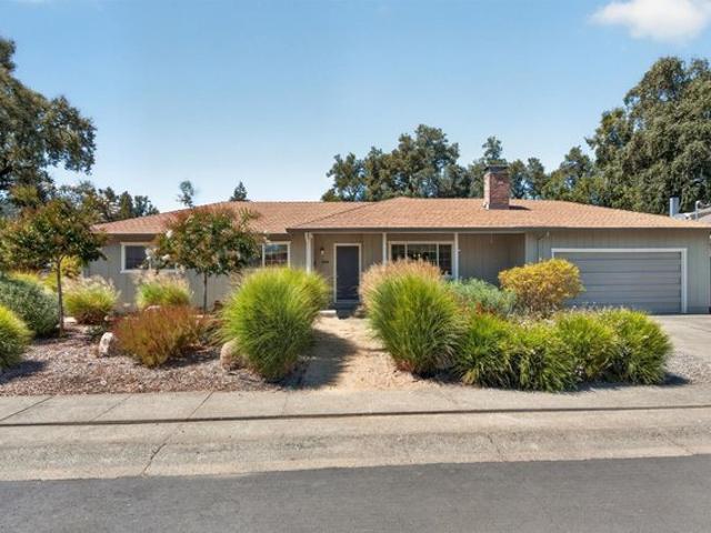 House for sale in Cloverdale, California