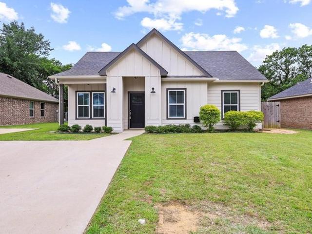 House for sale in Denison, Texas