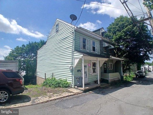 Townhouse for sale in Shenandoah, Pennsylvania