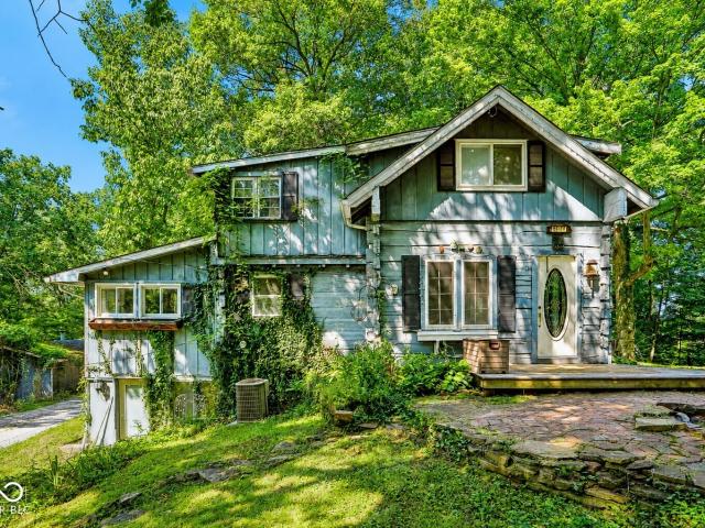 House for sale in Nashville, Indiana