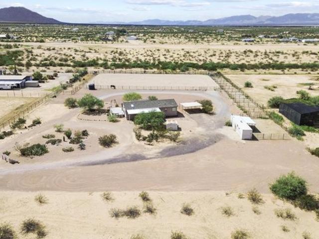 House for sale in Aguila, Arizona