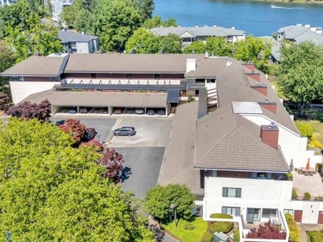 Condo for sale in Oregonia