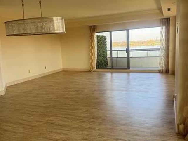 Condo for sale in Riverside, Windsor