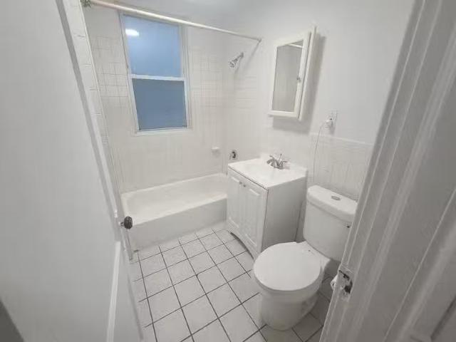 Condo for rent in Newark