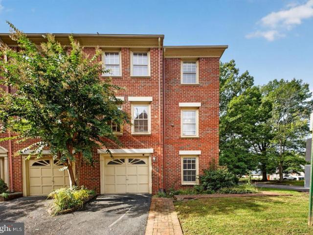 Townhouse for sale in John Adams, Alexandria