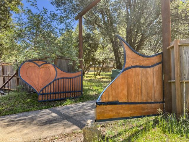 House for sale in Oakhurst, California