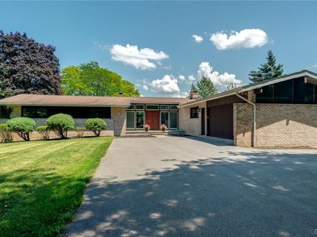 House for sale in Syracuse, New York