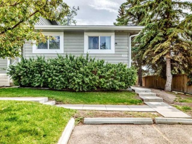 Townhouse for sale in Airdrie, Alberta